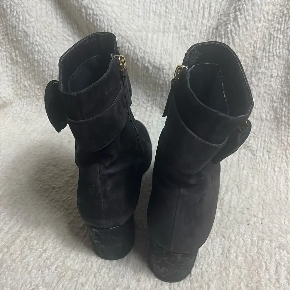 Nine West leather Black Suede Ankle Boots block heels buckle accent  SZ12M
